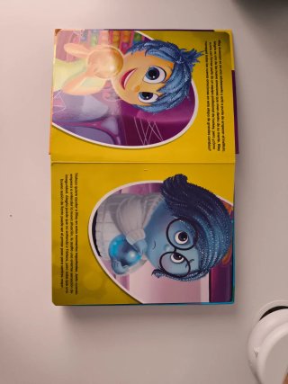 Libro pelicula Del reves-inside out-pixar