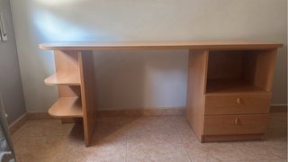 Escritorio de madera hecho a medida