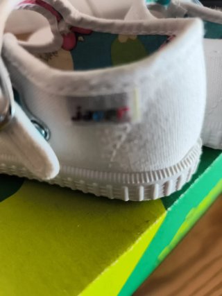 Zapatillas niña T.24