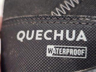 Botas de montaña Quechua negras y grises