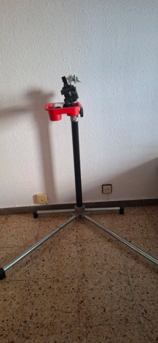 Trípode para bicicleta con bandeja