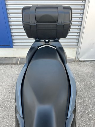 Yamaha NMAX 125 Scooter Gris Oscuro