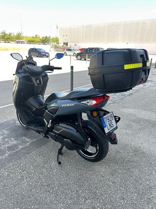 Yamaha NMAX 125 Scooter Gris Oscuro