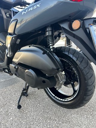 Yamaha NMAX 125 Scooter Gris Oscuro