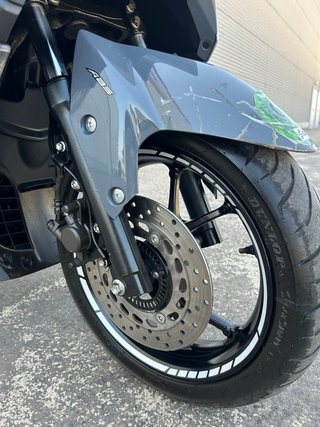 Yamaha NMAX 125 Scooter Gris Oscuro