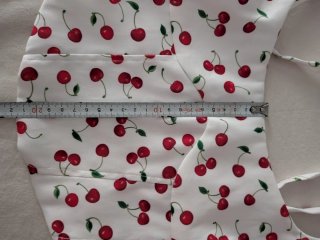 Top Bershka cerezas blanco
