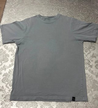 Camisetas Pull&Bear y H&M Grises