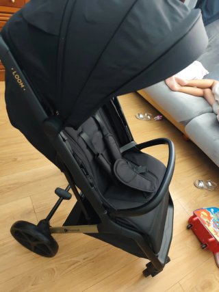 Silla de paseo Kinderkraft Loom Negra