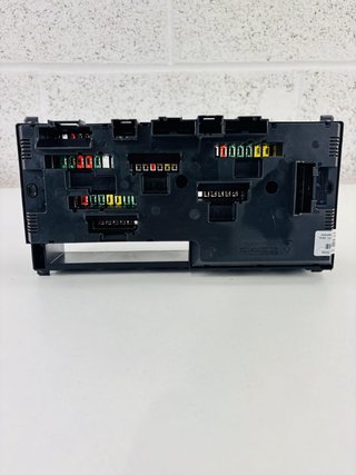 9234421 Caja fusibles delantera BMW Serie 7