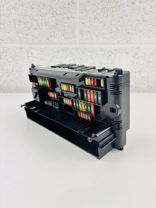 9234421 Caja fusibles delantera BMW Serie 7