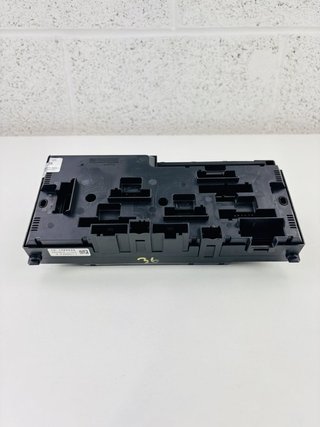 9234421 Caja fusibles delantera BMW Serie 7