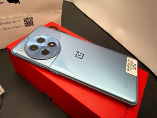 ONE PLUS 12R 256GB//  GARANTÍA!! CAMBIOS!!
