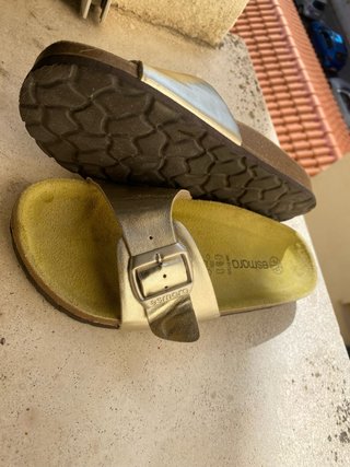 Sandalias Esmara doradas