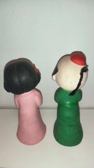 Pareja Figuras Orientales Bisqué Kissing