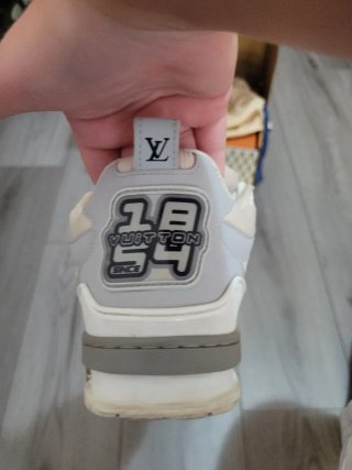 Scarpe Grigie e Bianche prezzo trattabile