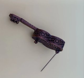 Broche guitarra filigrana