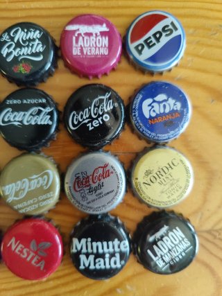 140 chapas colección + 120 juego fútbol