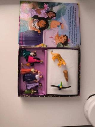 Libro pelicula ENCANTO -Disney- con complementos