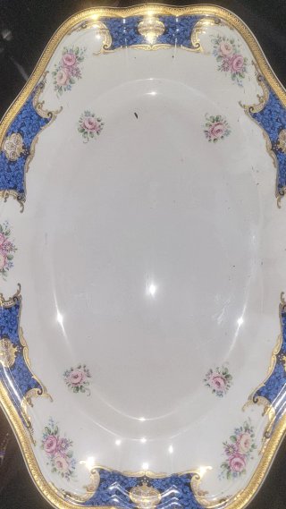 Vajilla de porcelana azul y blanco con flores
