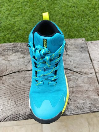Botas de trekking +8000 azules y amarillas