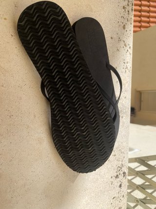 Chanclas ONE&ONE negras.precio tienda 19,99€