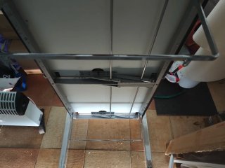 Mesita elevable comedor cristal y metal
