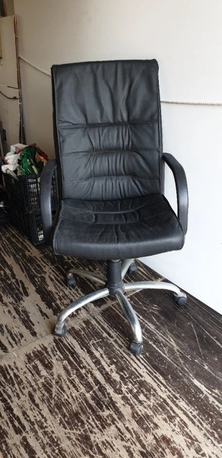 SILLA DE OFICINA CON TRANSPORTE INCLUIDO