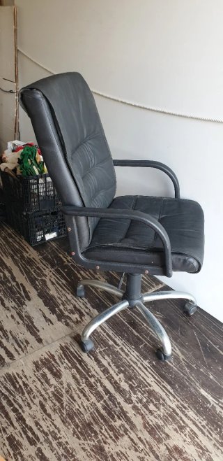 SILLA DE OFICINA CON TRANSPORTE INCLUIDO
