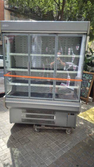 Nevera expositora refrigerada