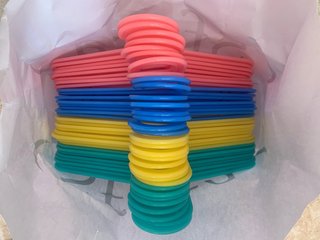 32 Perchas Infantiles Colores Prácticamente nuevas
