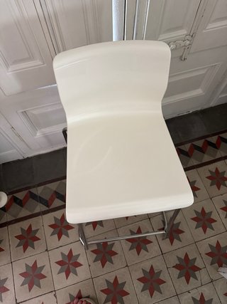 5 Taburetes alto blanco con respaldo