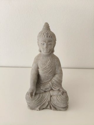Statua di Buddha in Cemento Grigio