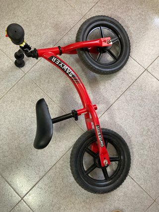 Bici de equilibrio Sawyer Roja