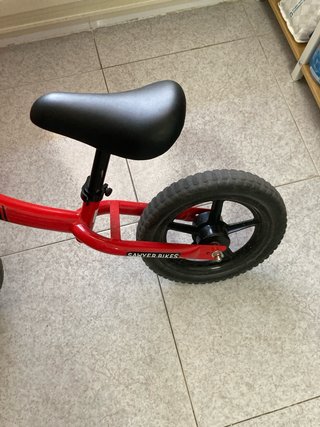 Bici de equilibrio Sawyer Roja