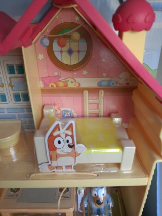 Mini casa Bluey con figuras