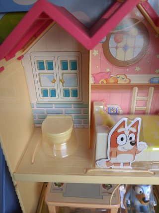 Mini casa Bluey con figuras