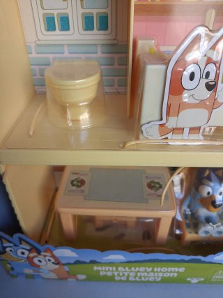 Mini casa Bluey con figuras