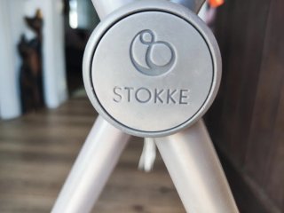 Bañera de bebé Stokke con soportes y en sus cajas