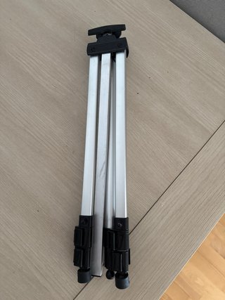 Trípode profesional plateado