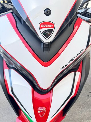 Ducati Multistrada 1200S Roja y Blanca