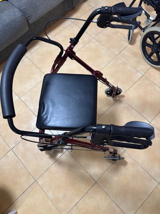 Silla de ruedas y andador