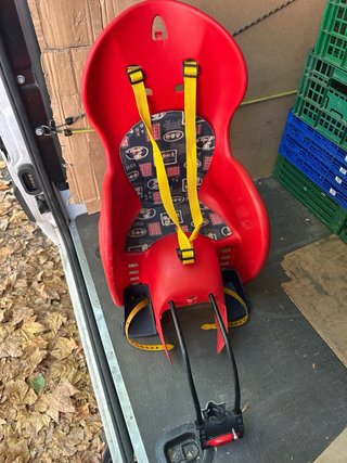 Silla de niño para bicicleta roja