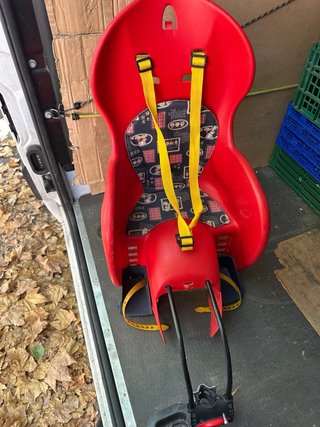 Silla de niño para bicicleta roja