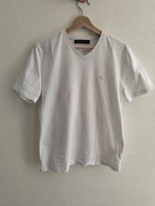 Camiseta Polo Club blanca cuello pico