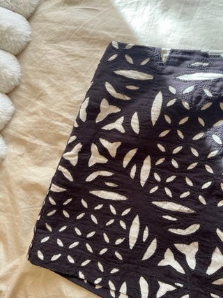 Falda estampada negra y blanca