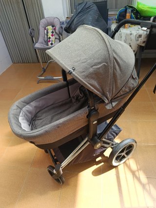 Carrello Cybex Priam, con seggiolino e ovetto