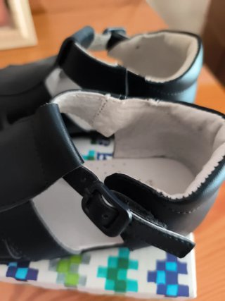 Sandalias niño piel T.23