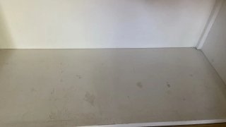 Estantería de madera con cajones