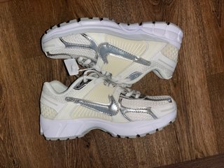 Nike Vomero 5 Plata