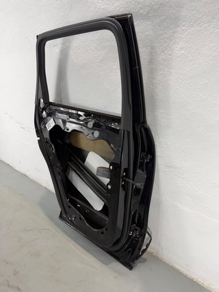 Puerta trasera izquierda VW Touareg 2010-2018 7P0833311